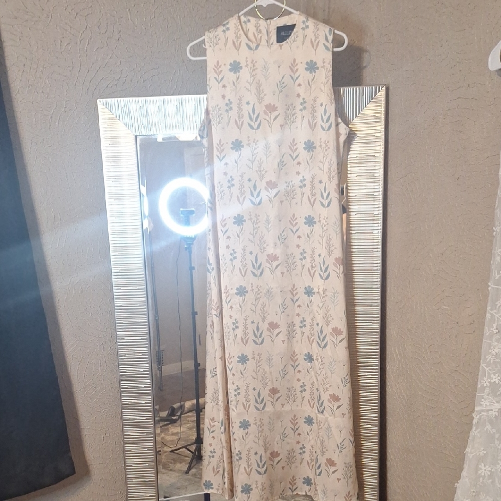 Elegant Floral Maxi Dress in Cream and Blue